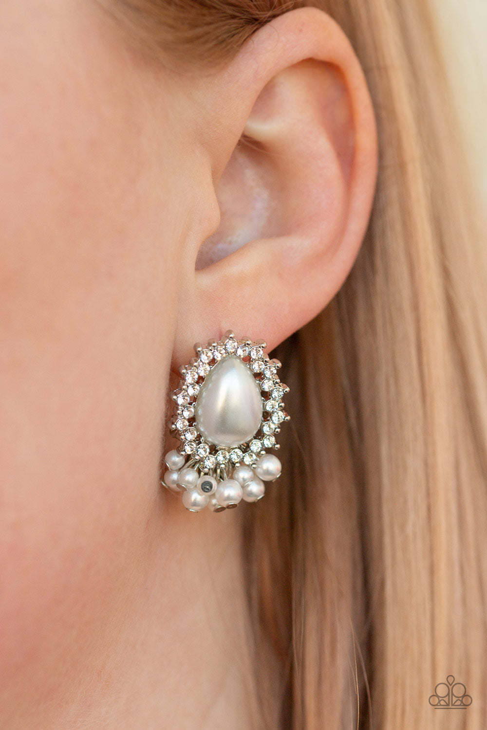 Paparazzi Castle Cameo White Post Earrings