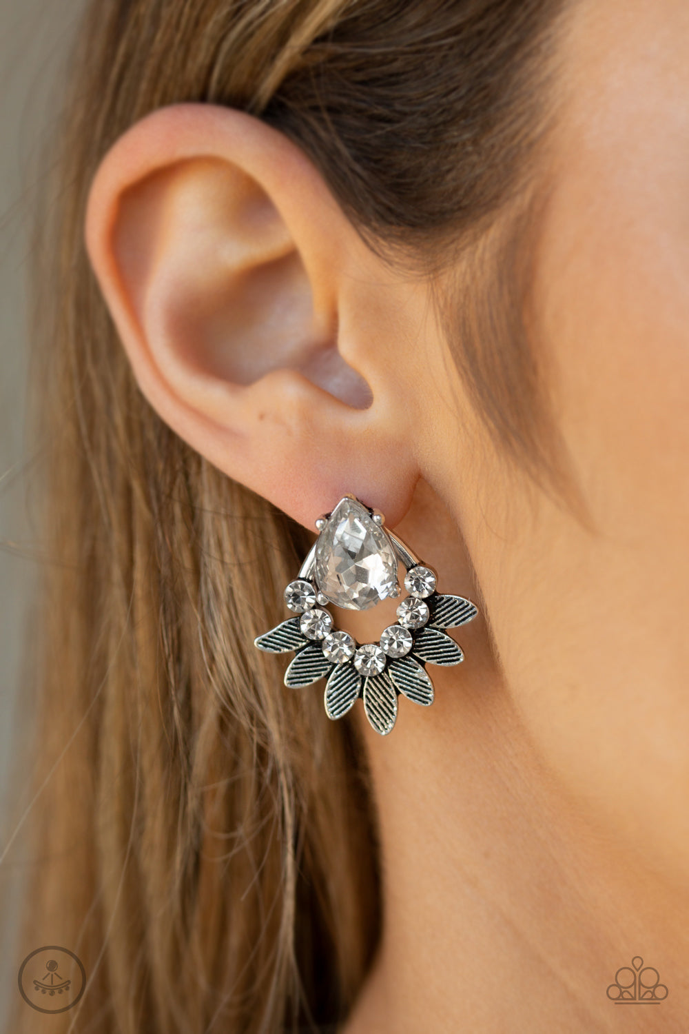 Paparazzi deals jacket earrings