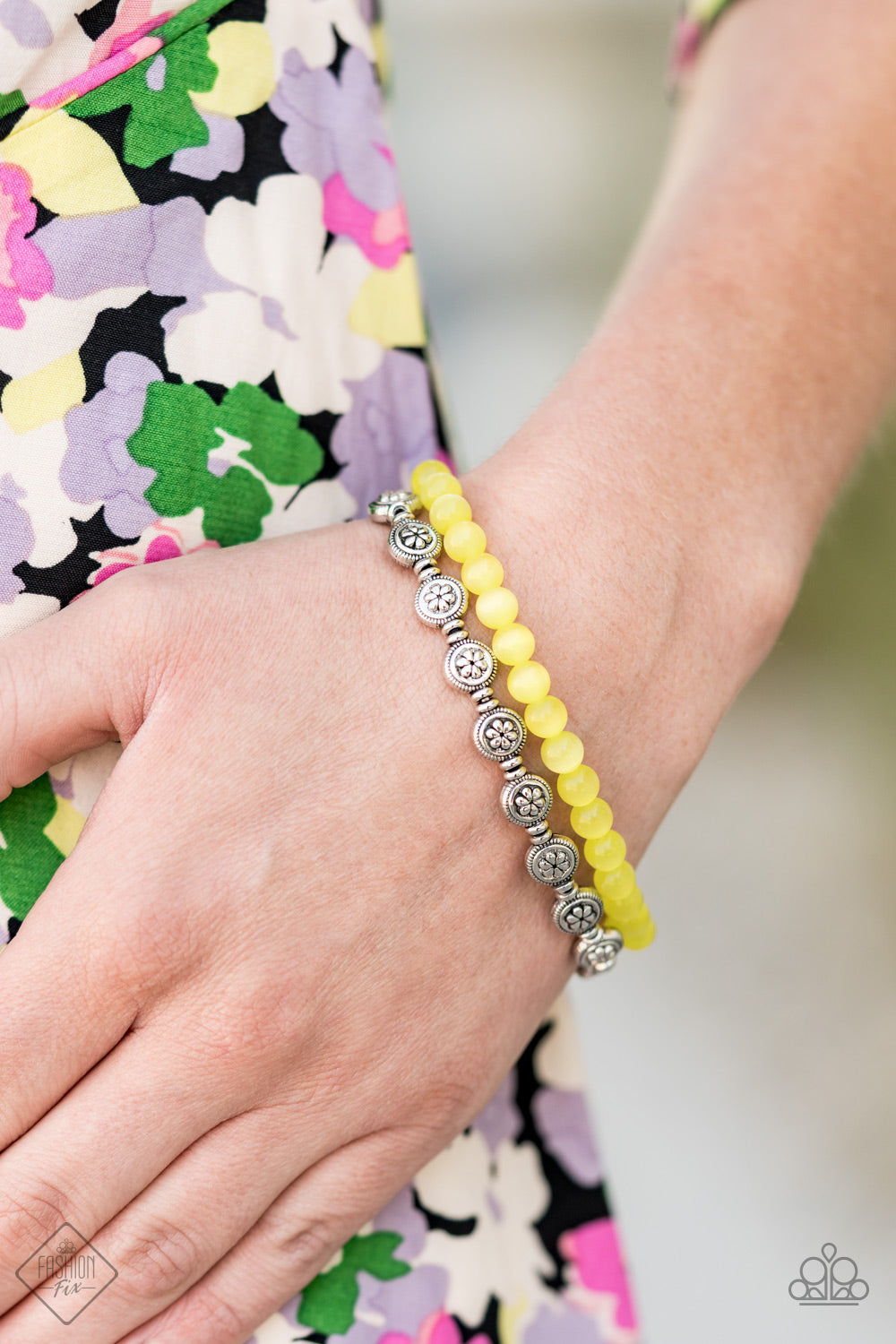 Paparazzi Fashion Fix Glimpses of Malibu August 2020 - Dewey Dandelions Yellow Stretch Bracelet