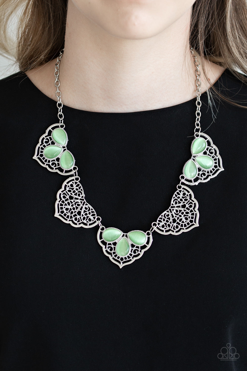 Paparazzi East Coast Essence Green Short Necklace