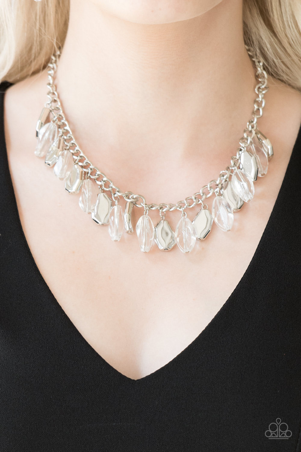 Paparazzi Fringe Fabulous White Short Necklace