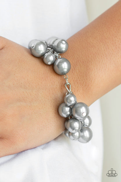 Paparazzi Girls In Pearls Silver Clasp Bracelet