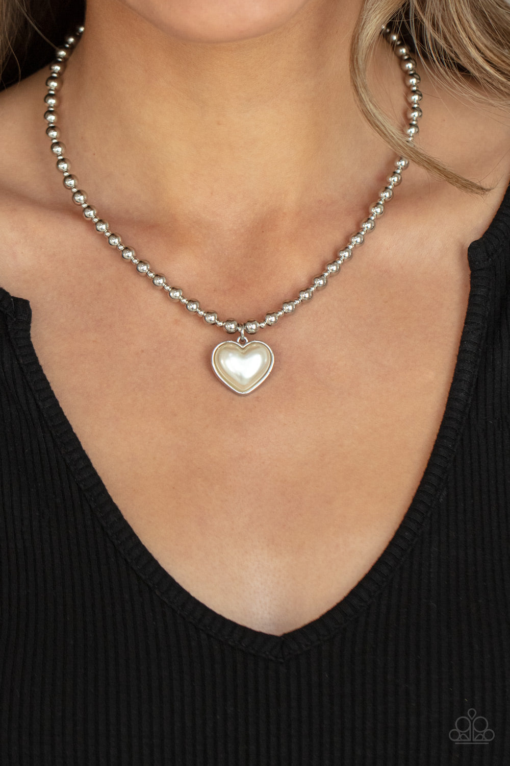 Paparazzi Heart Full Of Fancy White Short Necklace
