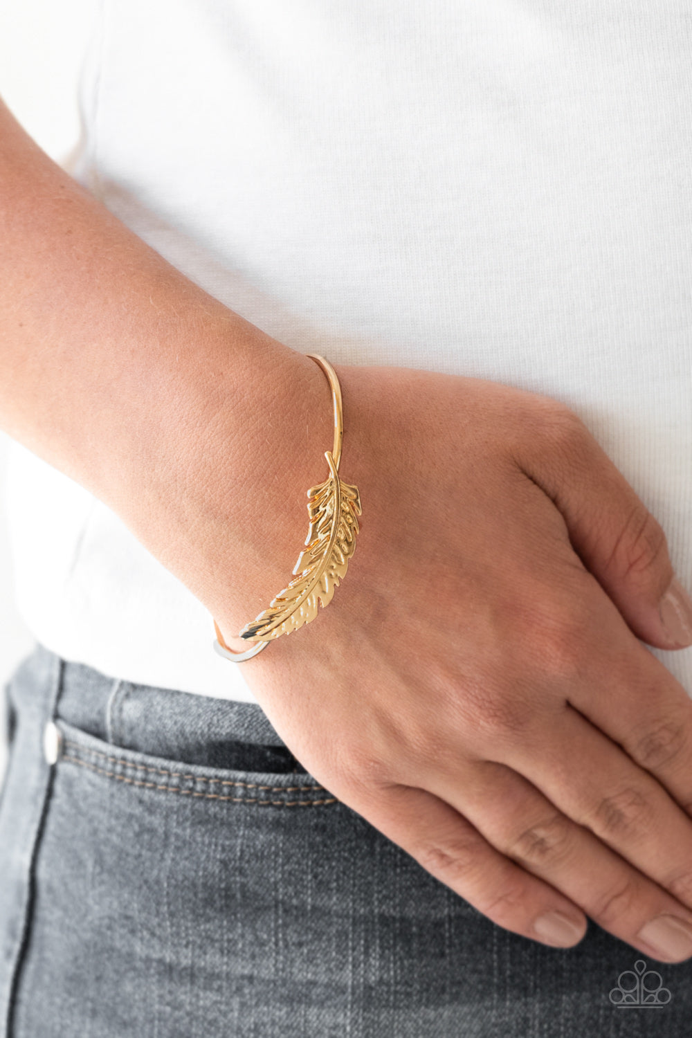 Paparazzi How Do You Like This FEATHER Gold Cuff Bracelet