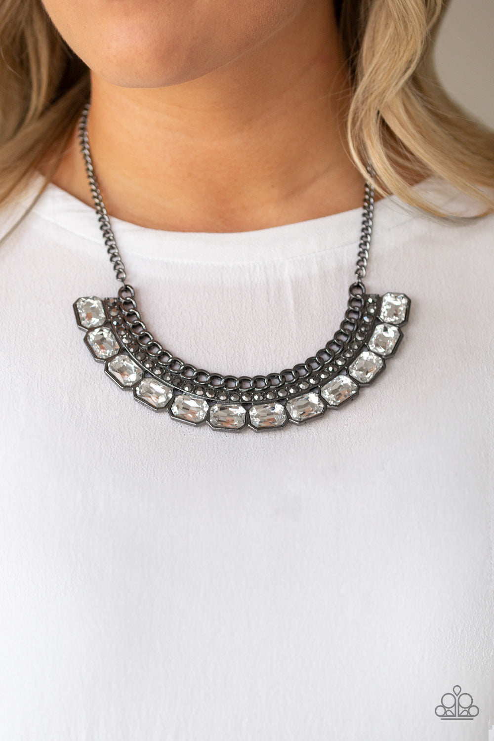 Paparazzi Killer Knockout Black Short Necklace