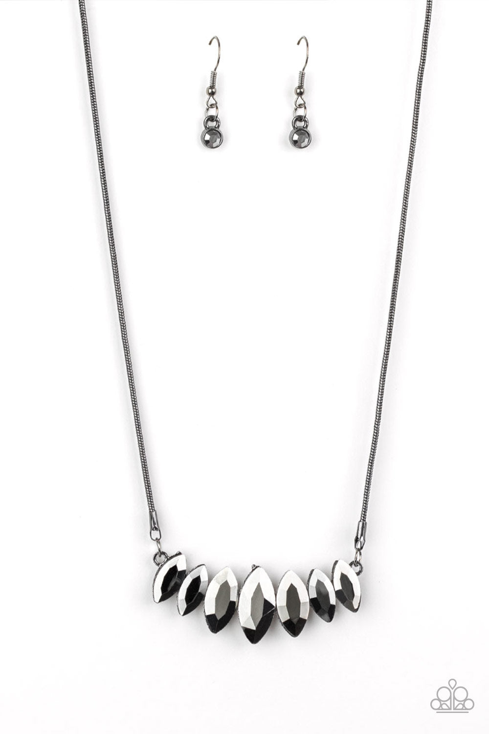 Paparazzi Leading Lady Black Short Necklace