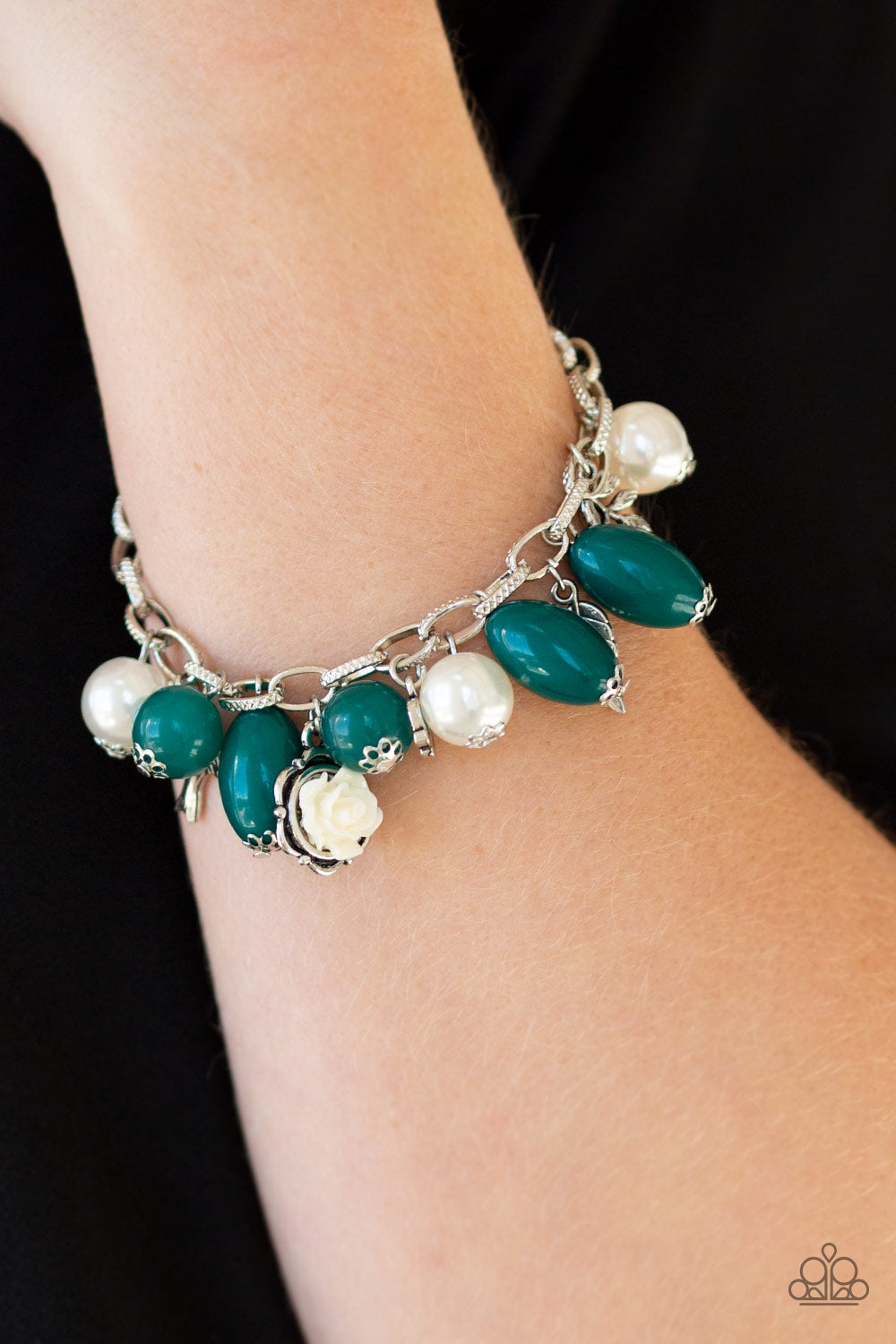 Paparazzi Love Doves Green Clasp Bracelet