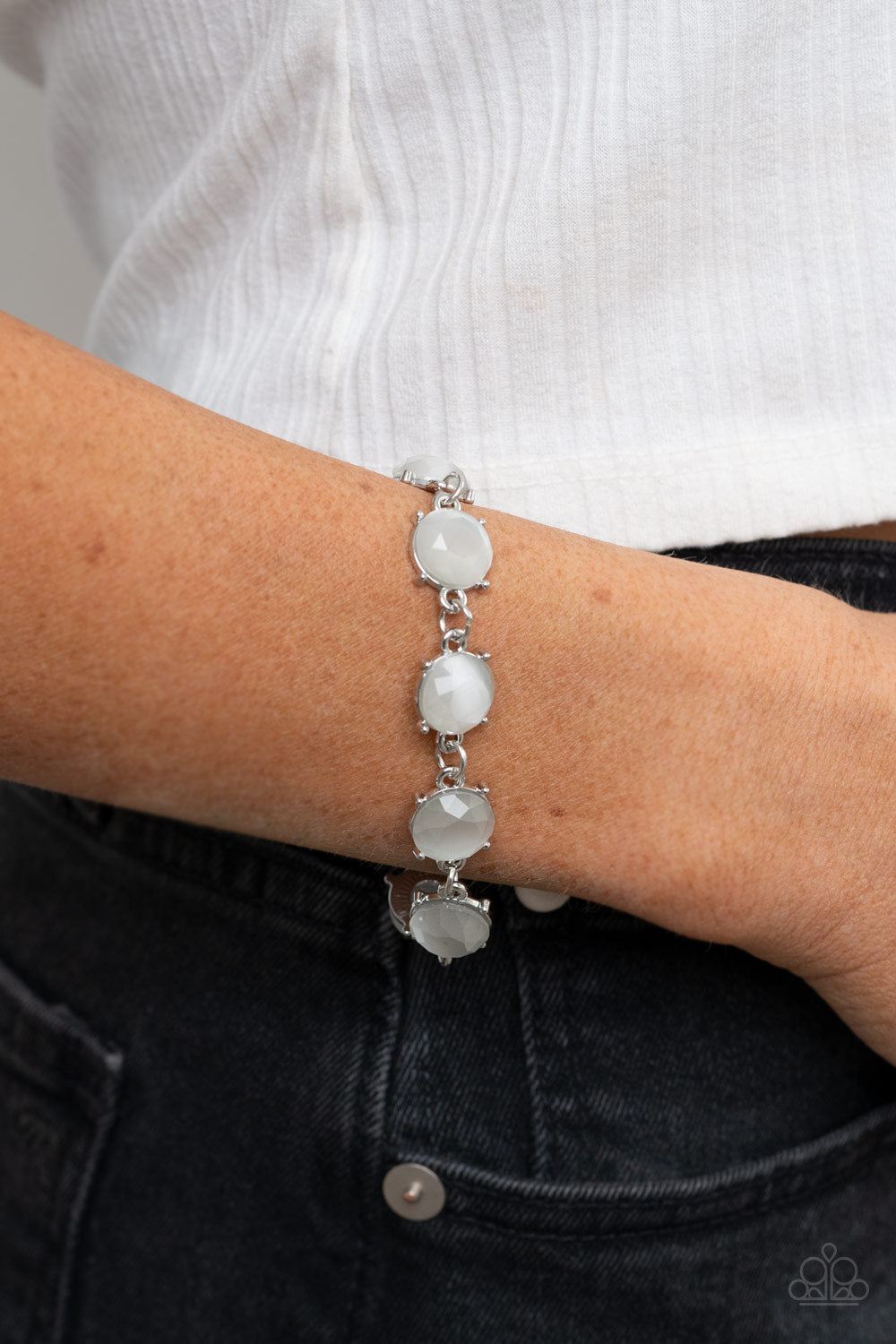 Paparazzi Ms. GLOW-It-All White Clasp Bracelet