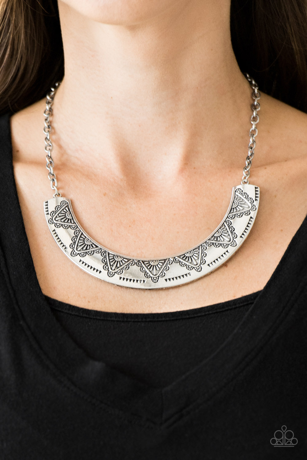 Paparazzi Persian Pharaoh Silver Short Necklace - P2TR-SVXX-114XX