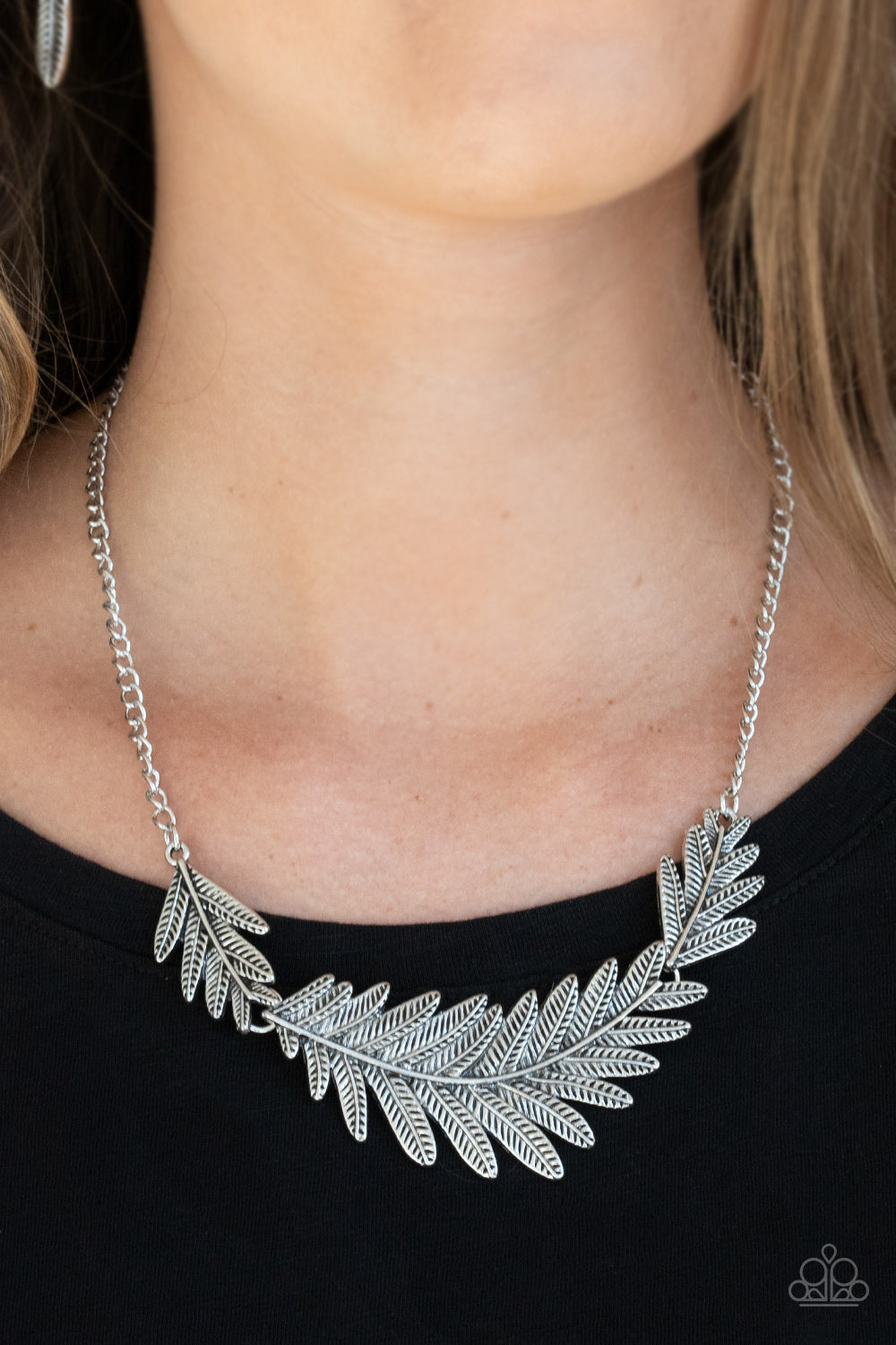 Paparazzi Queen of the QUILL Silver Short Necklace