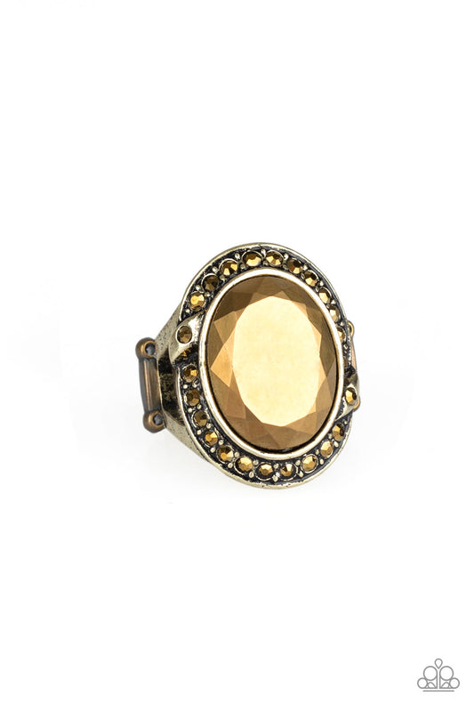 Paparazzi Queen Scene Brass Ring