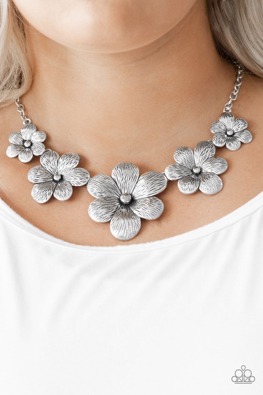 Paparazzi Secret Garden Silver Short Necklace