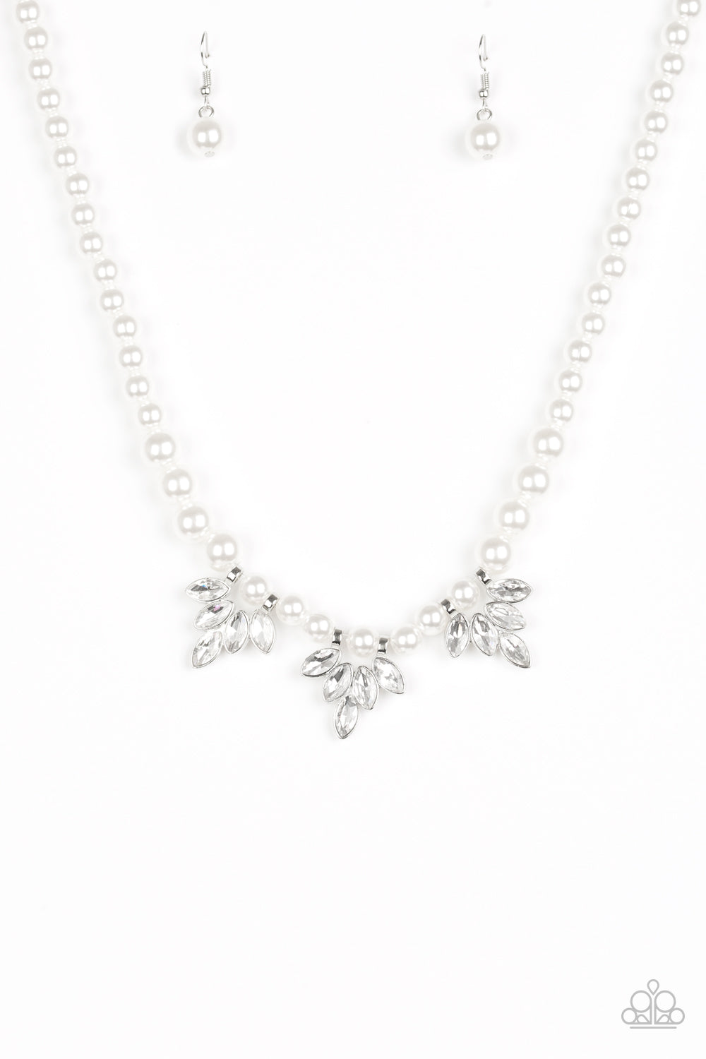 Paparazzi Society Socialite White Short Necklace - P2RE-WTXX-327XX