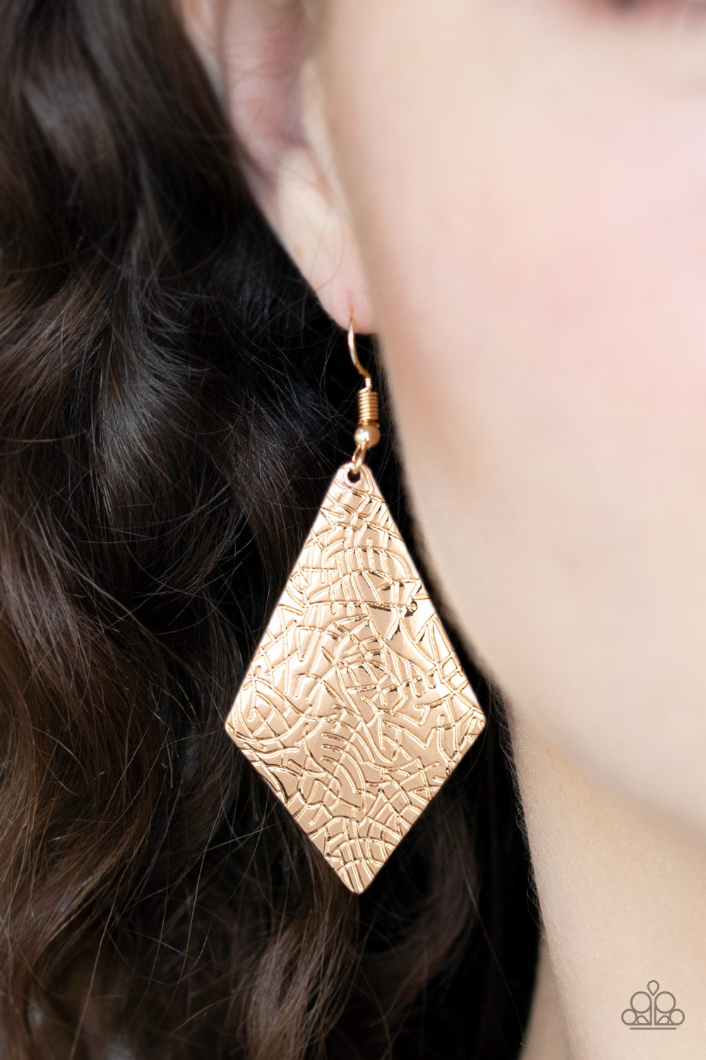 Paparazzi Texture Retreat Gold Fishhook Earrings
