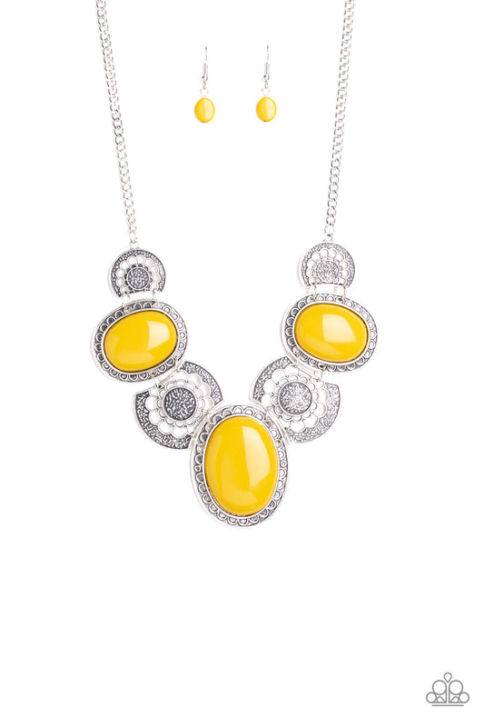 Paparazzi The Medallion-aire Yellow Short Necklace