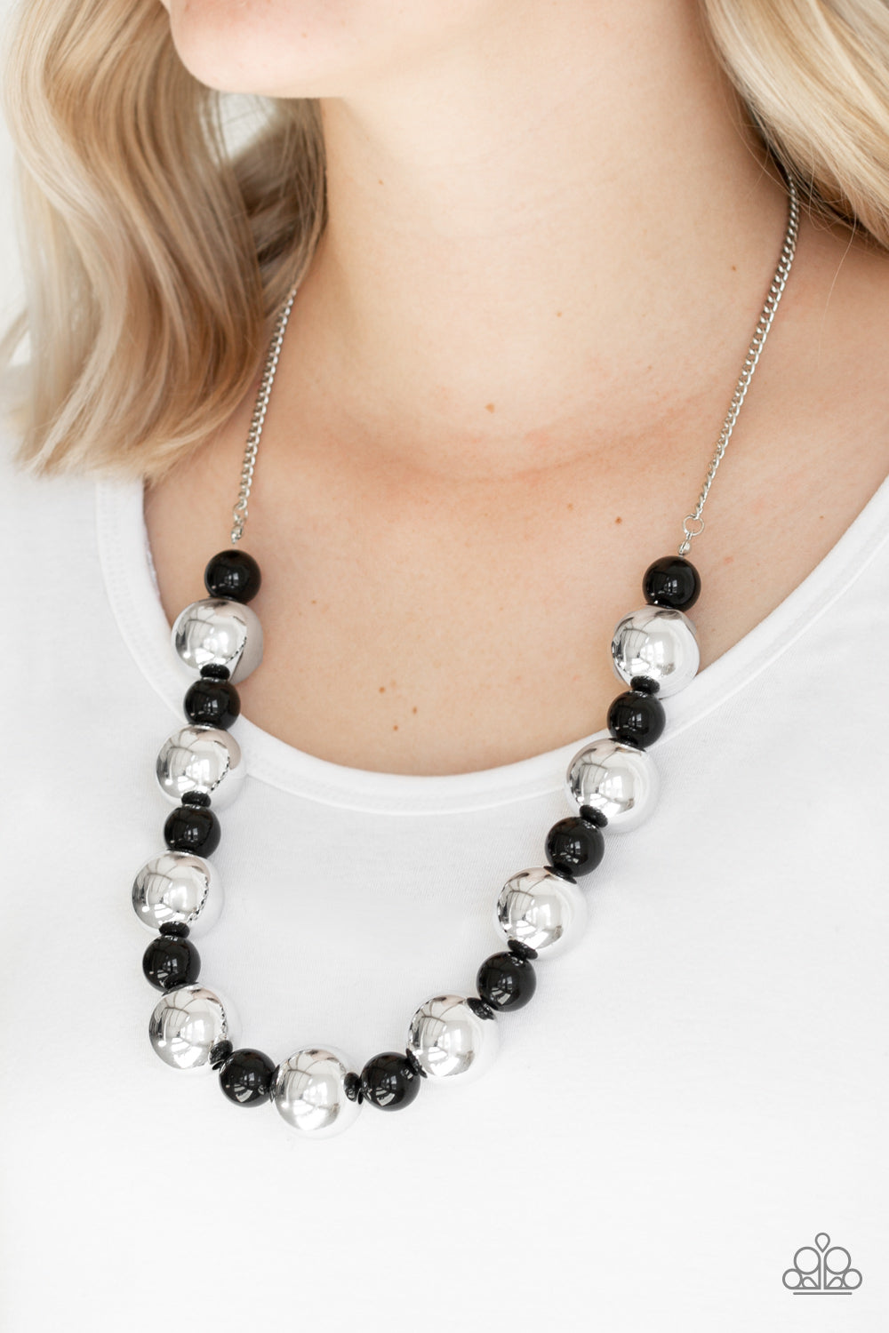 Paparazzi Top Pop Black Short Necklace Bling Me Baby