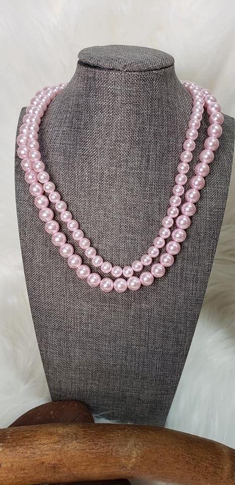 Paparazzi Woman Of The Century Pink Pearl Short Necklace - Fashion Fix Exclusive April 2020
